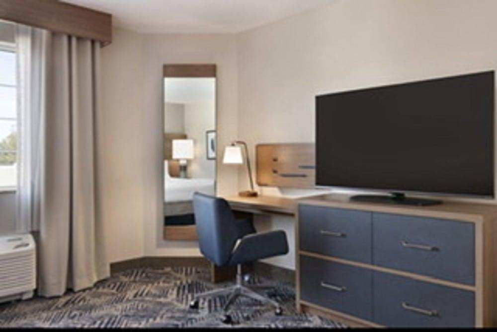 Candlewood Suites Mount Pleasant by IHG photo 16