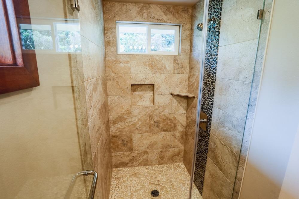 Hilo Beach House Inn photo 36
