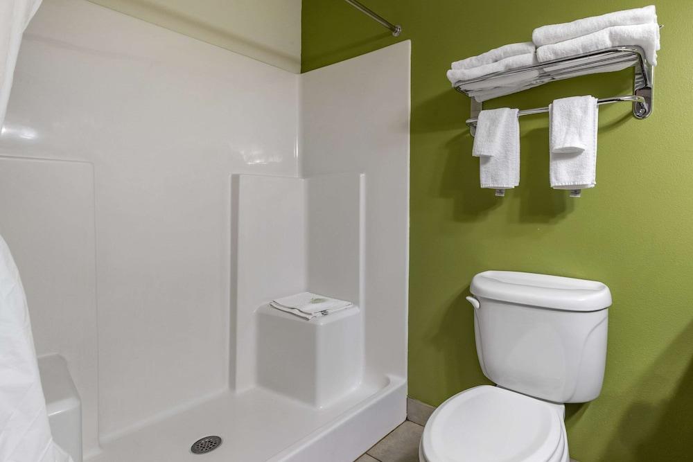 Sleep Inn & Suites Pleasant Hill - Des Moines photo 11