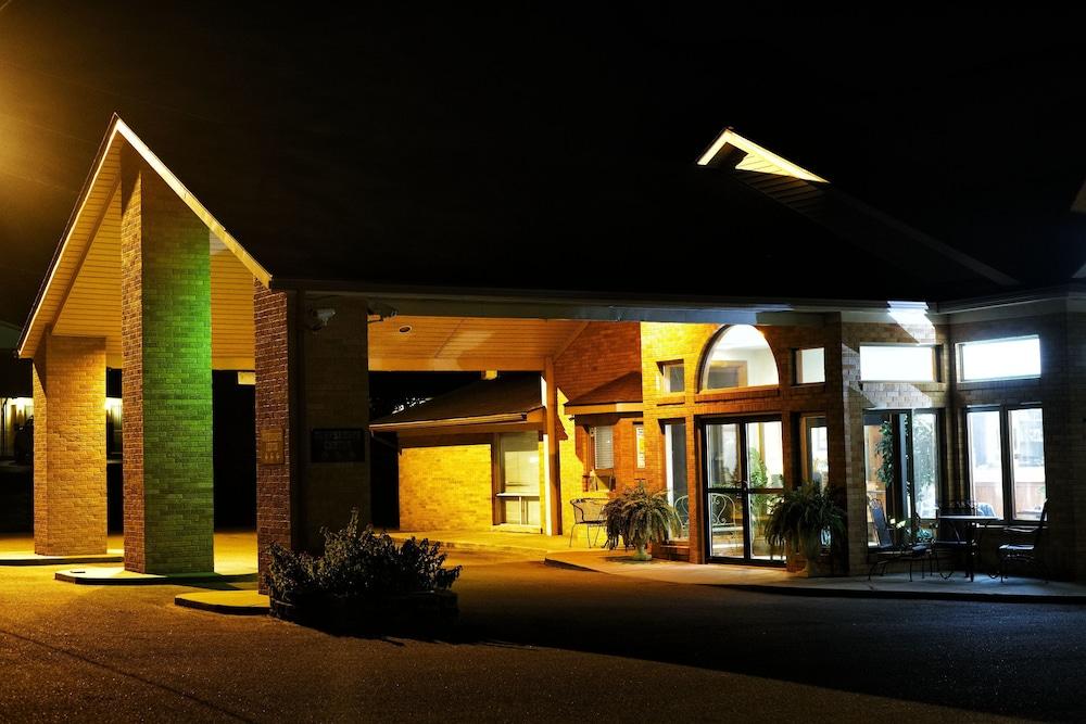 Four Seasons Motel photo 34