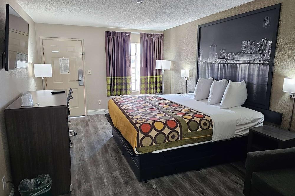 Super 8 by Wyndham Metairie photo 2