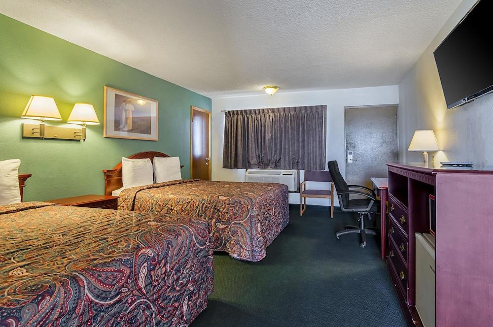 Econo Lodge photo 11