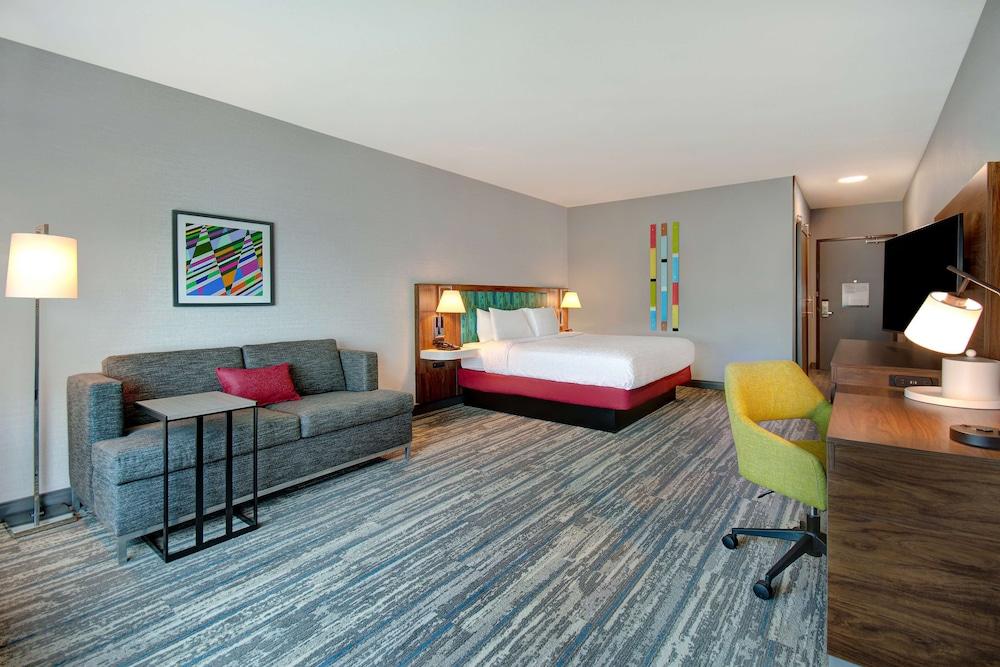 Hampton Inn & Suites Ontario Rancho Cucamonga photo 19