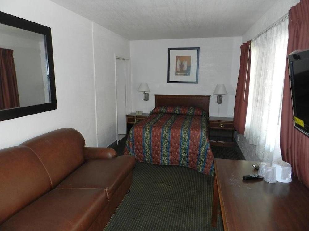 Starlite Motel photo 26