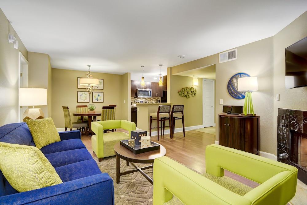 Holiday Inn Club Vacations at Desert Club Resort by IHG photo 15