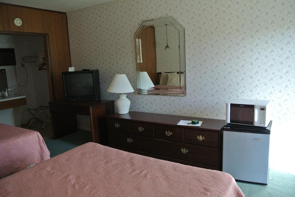 RoseWood Inn photo 36