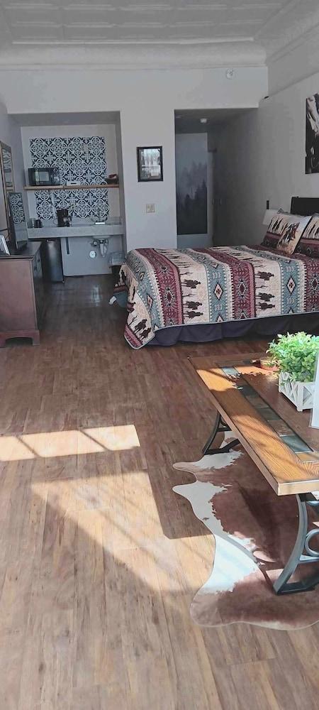 Katie's Cozy Suites photo 3