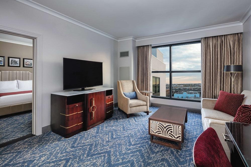 Higgins Hotel, Official Hotel of The National WWII Museum, Curio Collection by Hilton photo 35