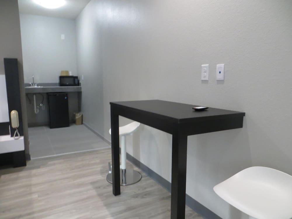 Crystal Inn - Sugar Land photo 3