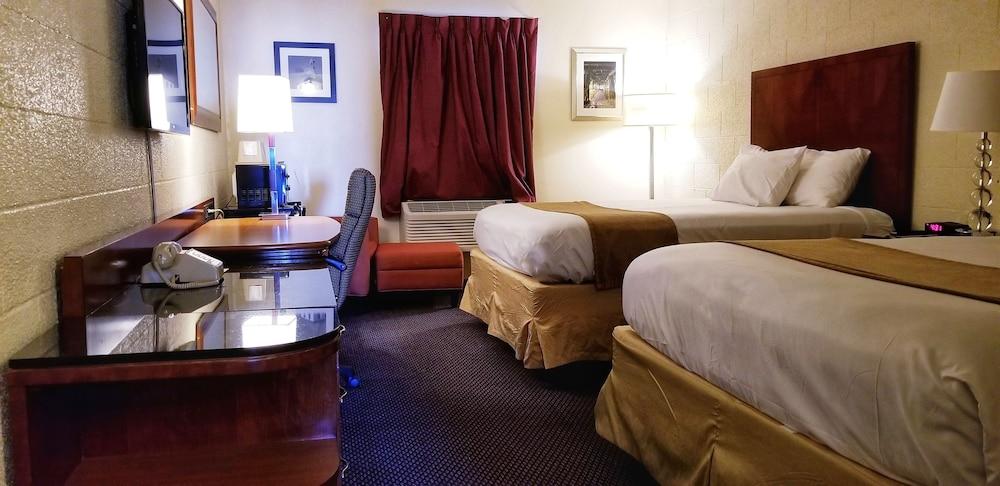 Cedar Inn photo 10