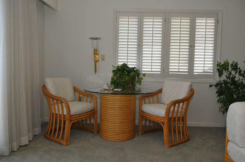 Lighthouse Club Hotel photo 7
