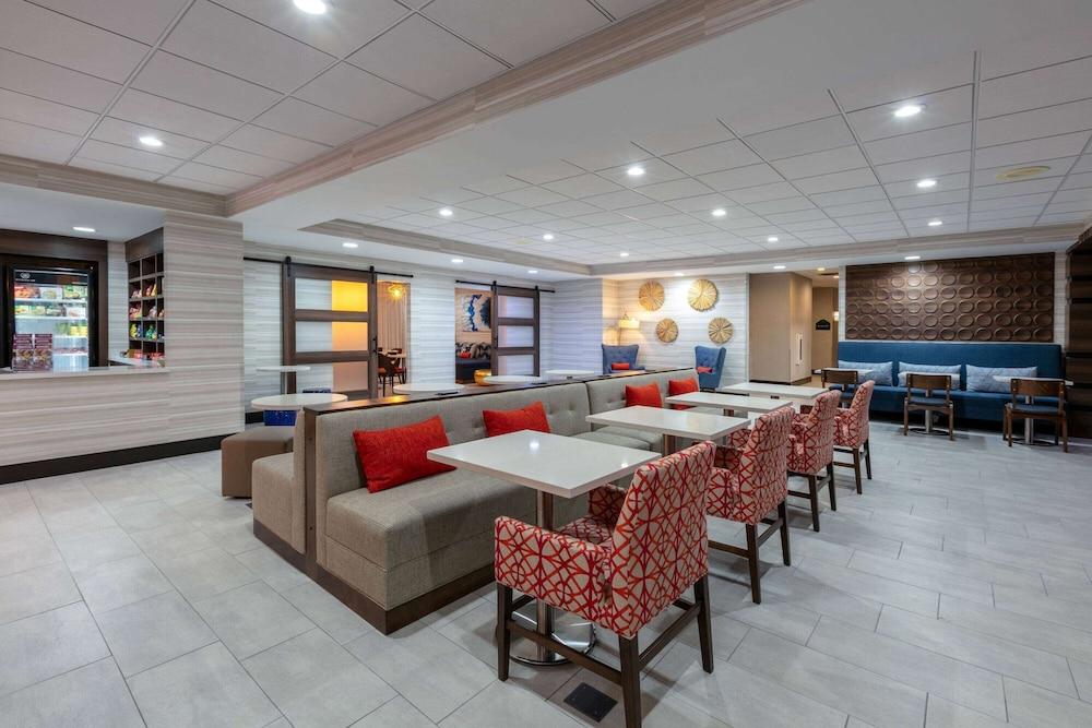 Wingate by Wyndham DFW / North Irving photo 21