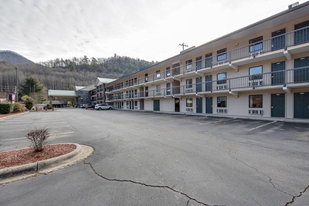 Cherokee Lodge photo 28