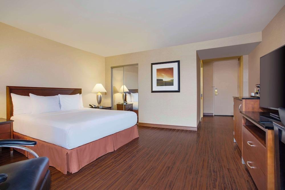 Hilton Chicago O'Hare Airport photo 26