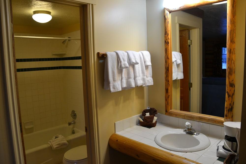 Daniels Summit Lodge photo 17