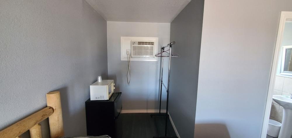 Town & Country Motel photo 6