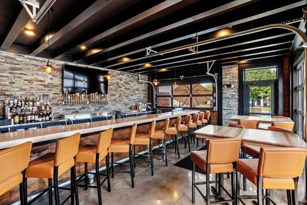 Cobblestone Hotel & Suites - Waukesha photo 5