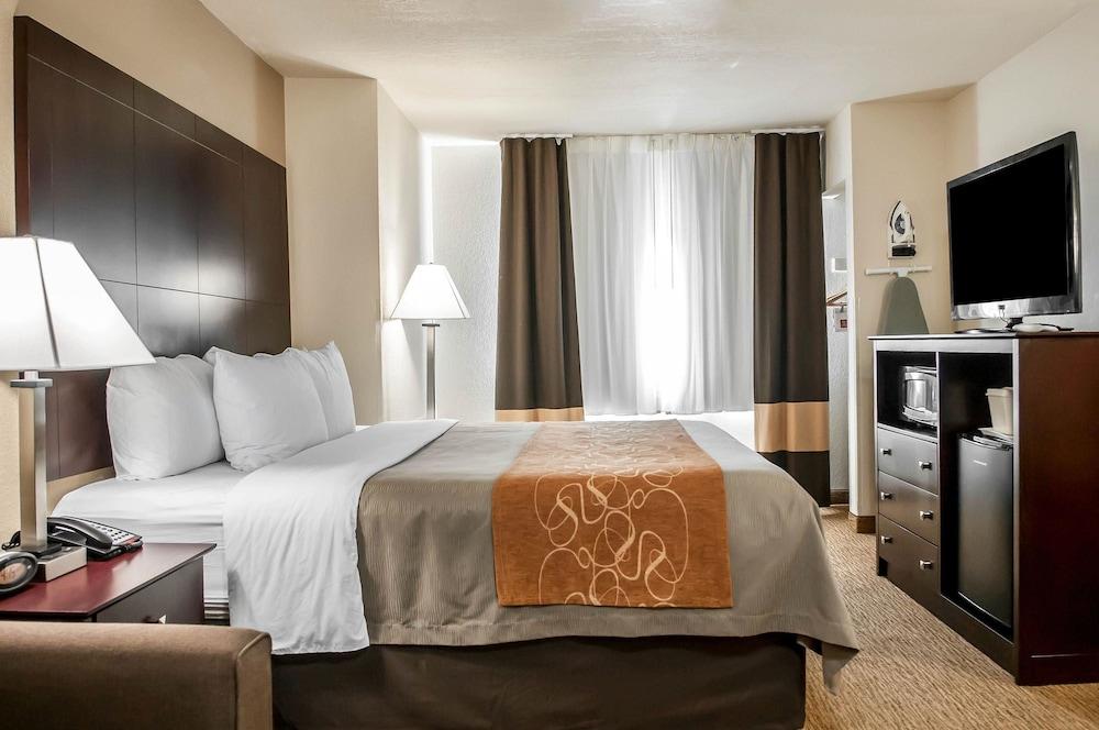 Comfort Suites Albuquerque/North Journal Center photo 33