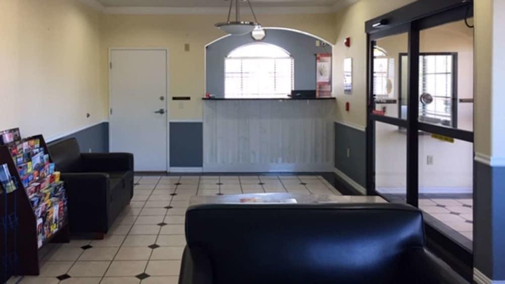 Motel 6 Tyler, TX photo 4