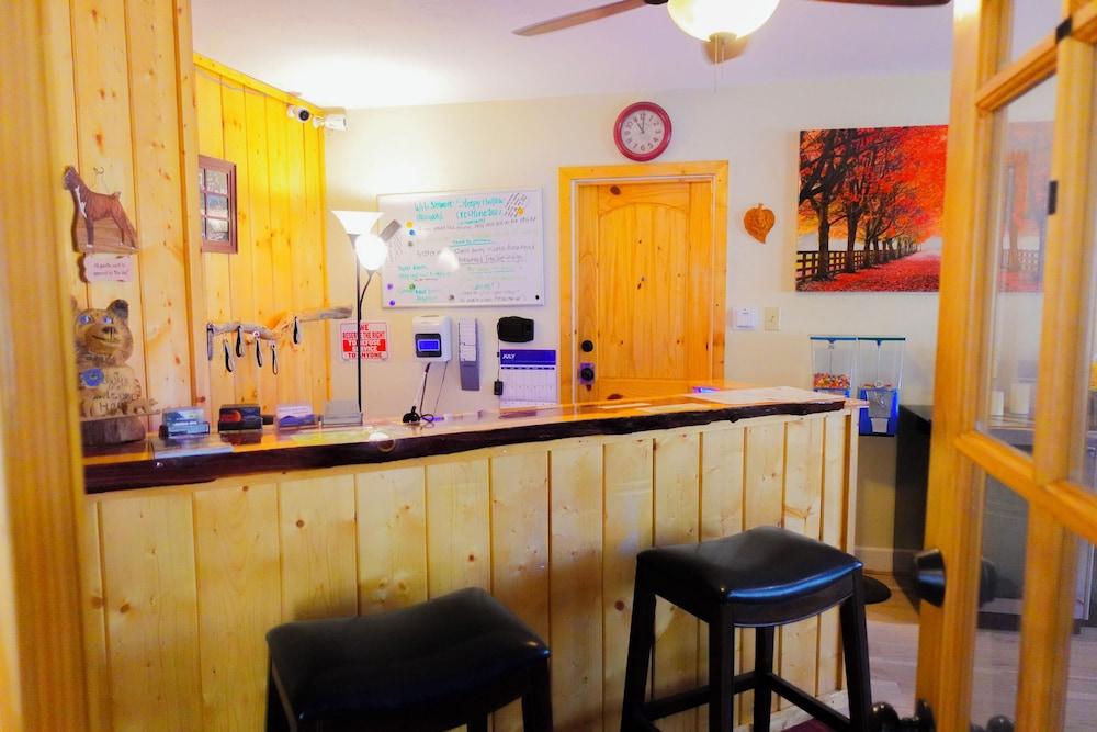 Sleepy Hollow Cabins and Hotel photo 2