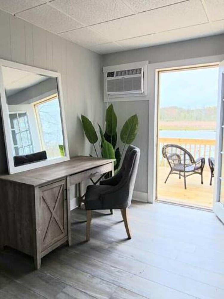 Coastal Inn photo 38