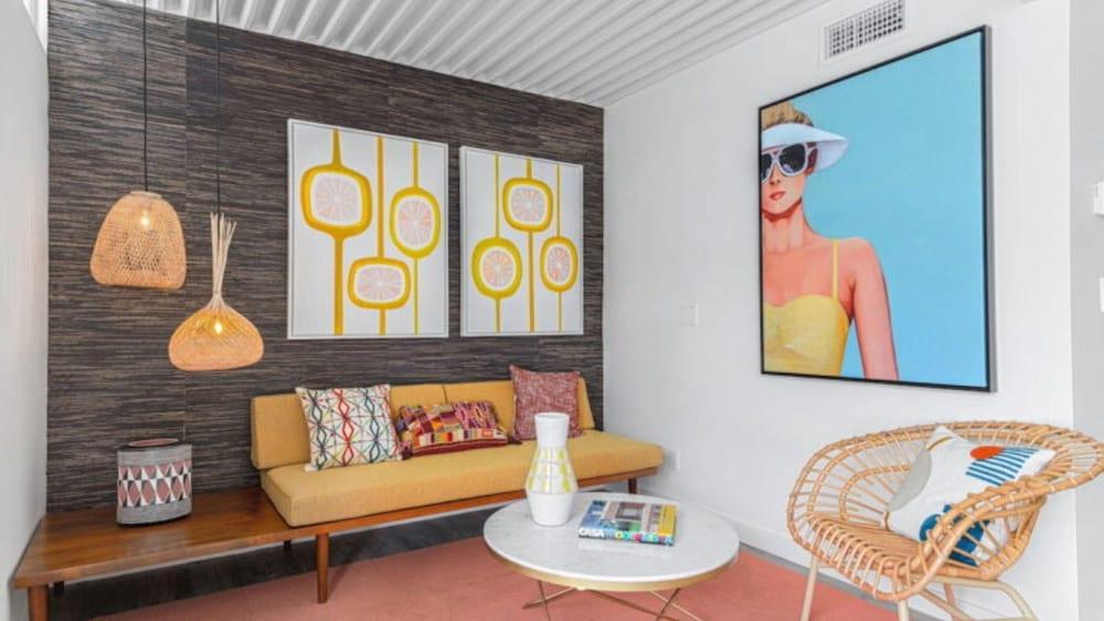 Limon Palm Springs photo 20