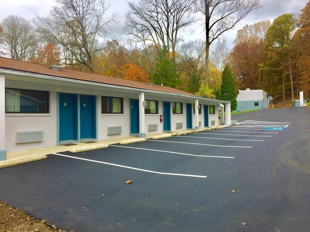 Hillside Motel photo 21