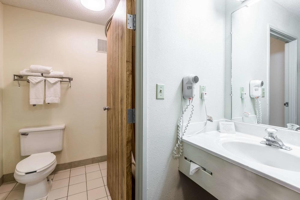 Quality Inn Kearney South photo 14