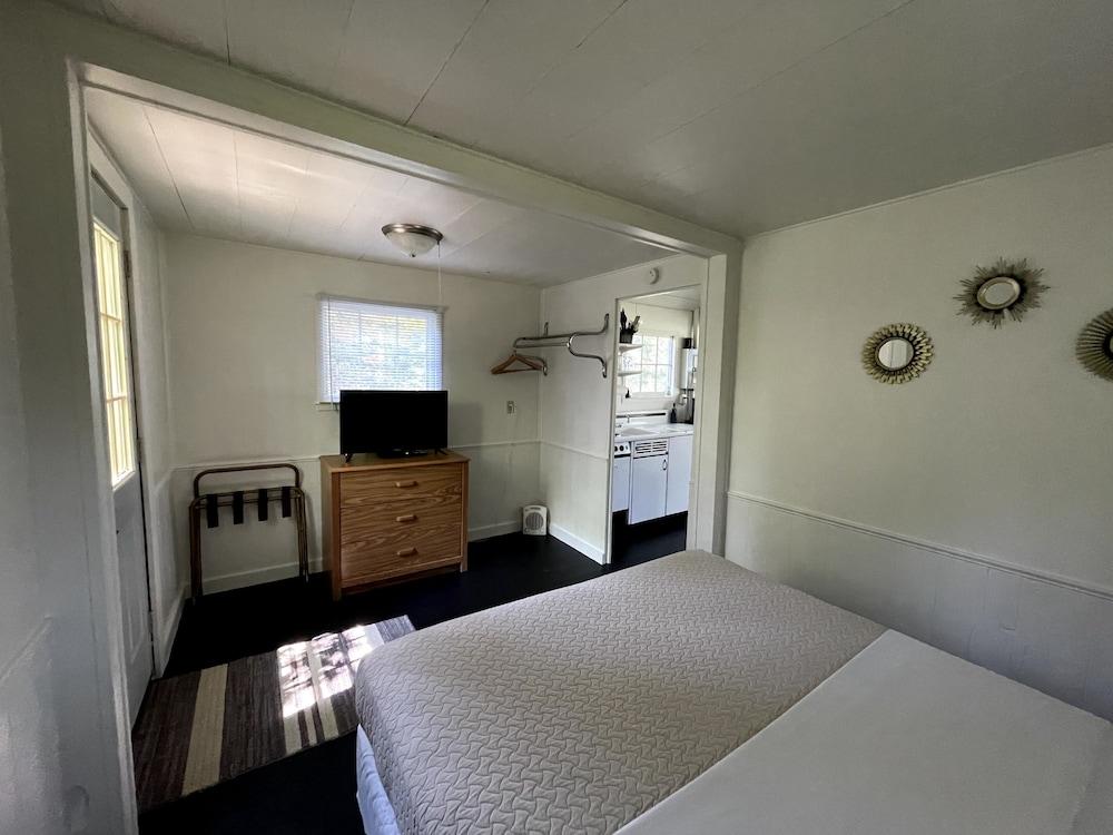 Hanging Horn Lakeside Resort photo 70