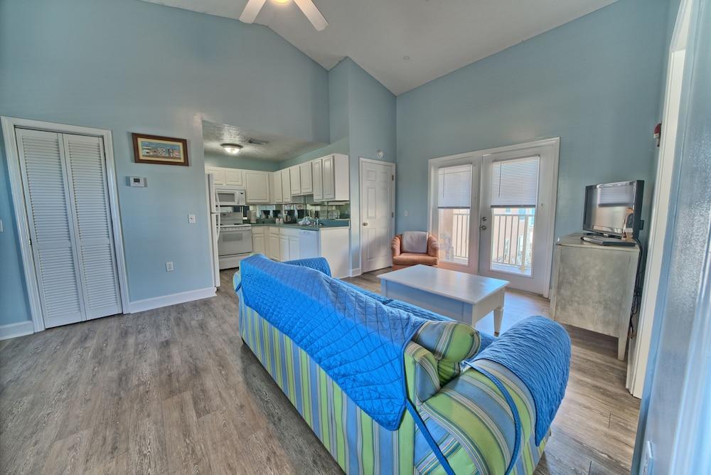 Pineapple Villas on Laguna Beach photo 58