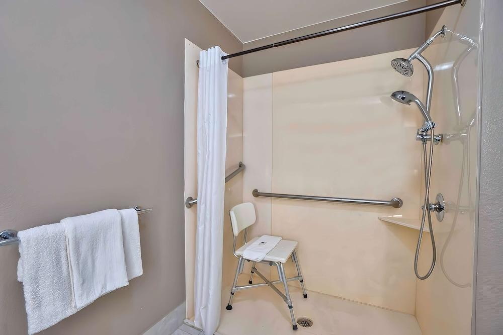 Motel 6 Tulsa, OK - CENTRAL photo 16