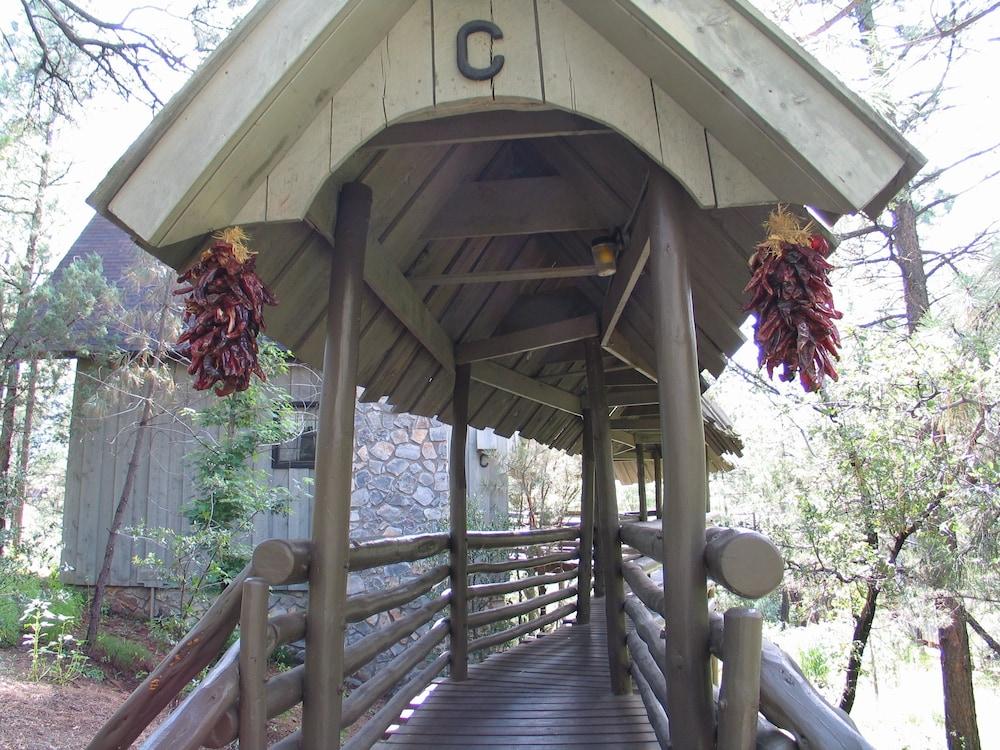 Bear Creek Motel And Cabins photo 54
