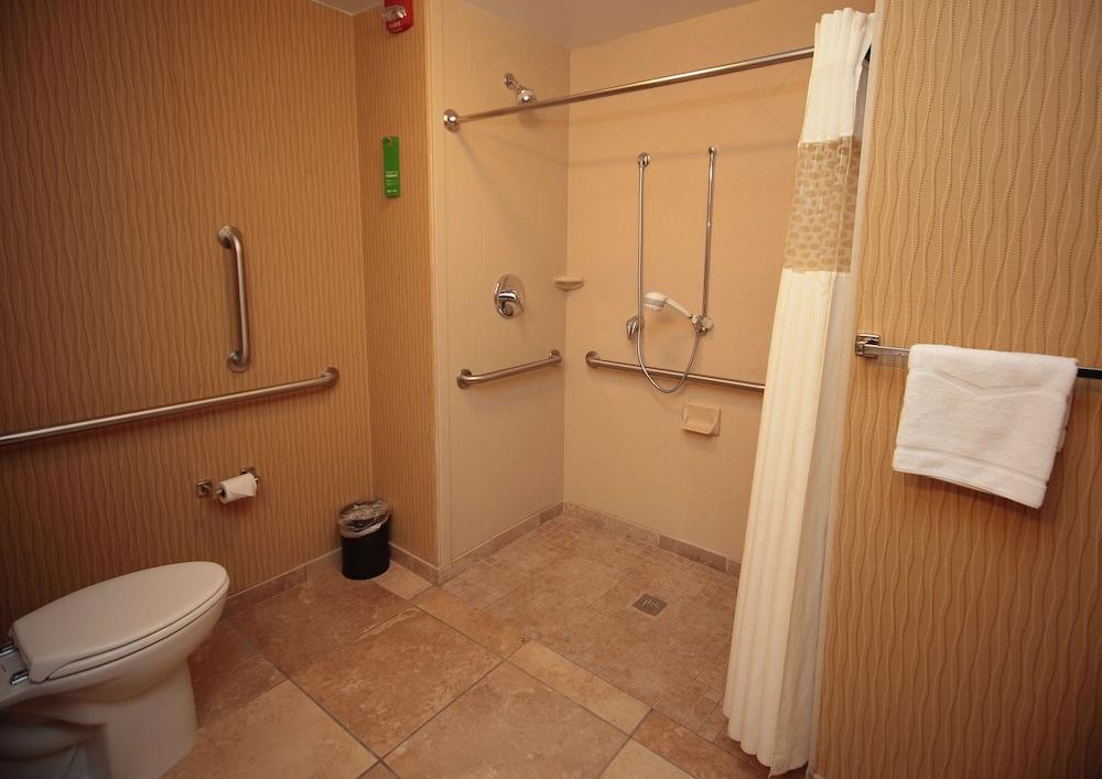 Hampton Inn Milan TN photo 15