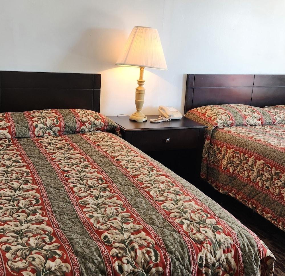 Budget Inn photo 13
