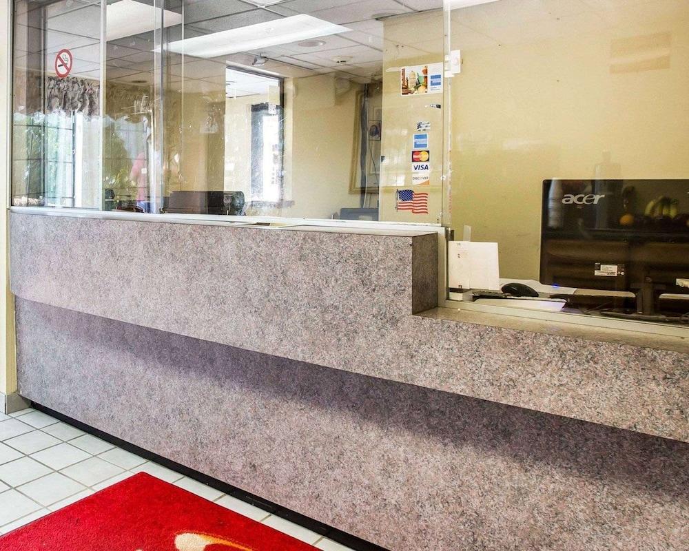 Econo Lodge Jonesboro - Atlanta South photo 26
