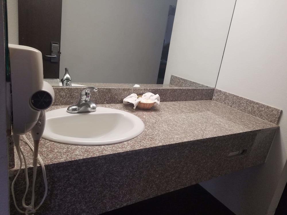 Dodge House Hotel & Convention Center photo 7