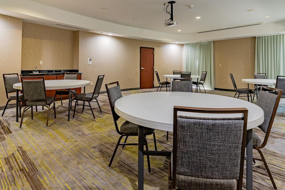 Courtyard by Marriott Brunswick photo 22