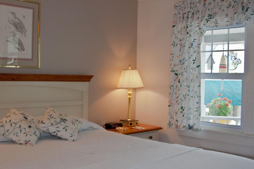 Mount Battie Inn photo 97