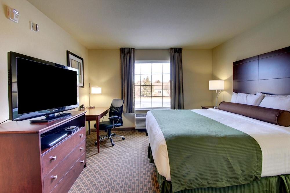 Stanton Inn & Suites photo 17