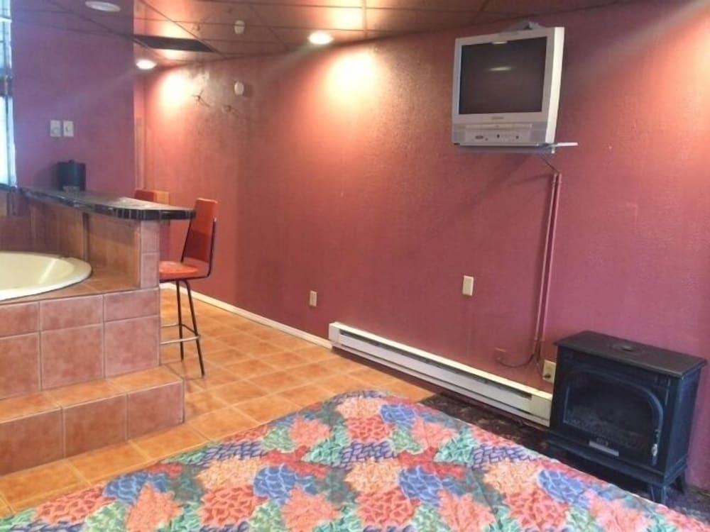 Pink Fountain Motor Inn photo 7