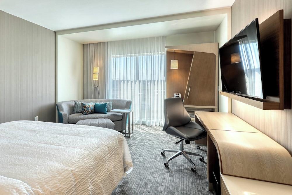 Courtyard by Marriott North Brunswick photo 8