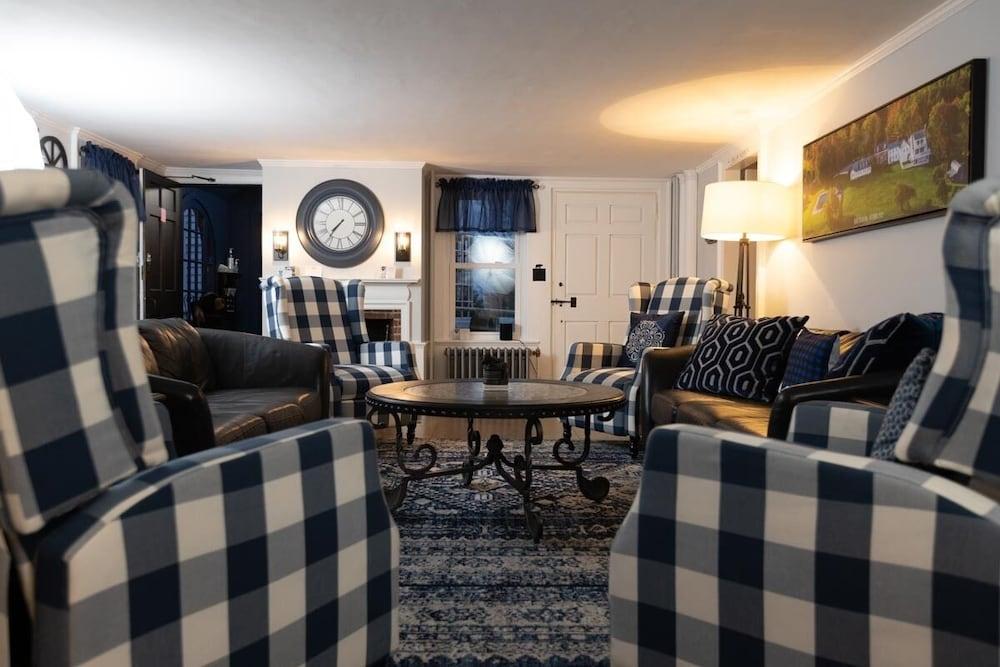 Blue Bear Inn photo 72