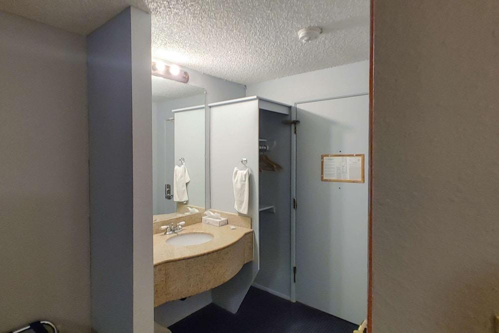 Rodeway Inn Seattle Airport photo 4