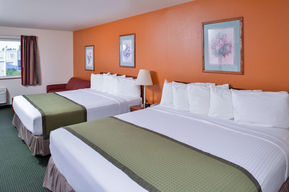 Travelodge Suites by Wyndham Newberg photo 22