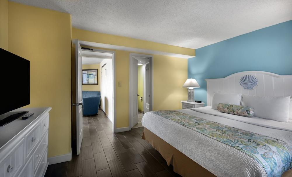 Monterey Bay Suites photo 4