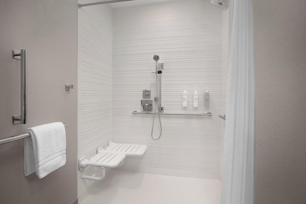 Homewood Suites By Hilton Portsmouth Downtown photo 10