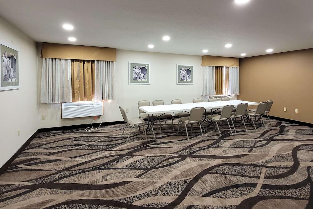 Quality Inn & Suites Marion photo 34