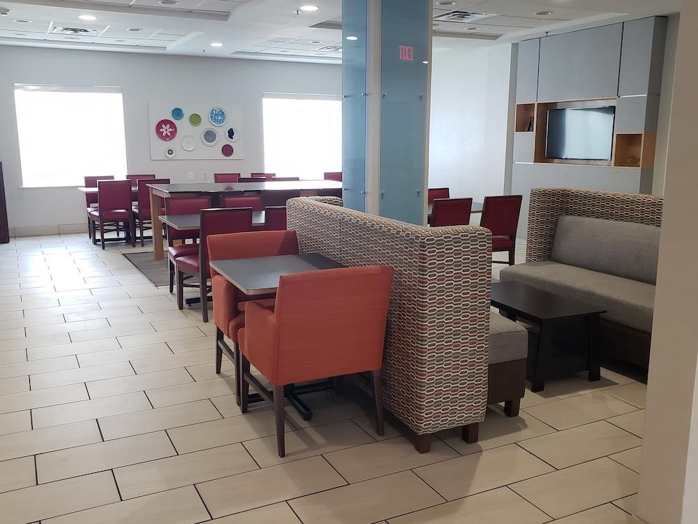 Holiday Inn Express Hotel & Suites San Angelo by IHG photo 25