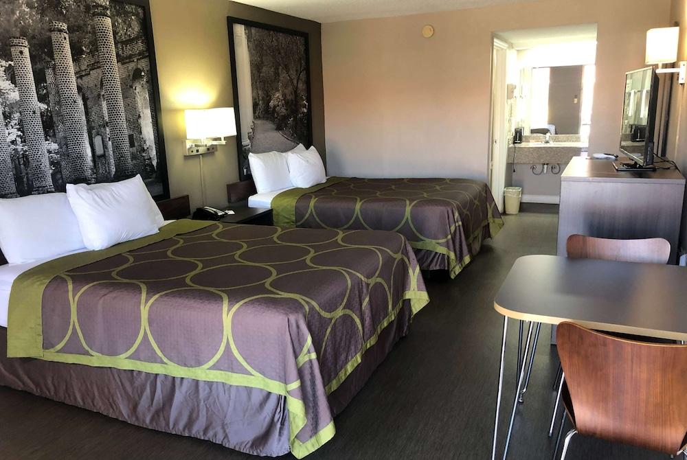 Super 8 by Wyndham, Orangeburg photo 12