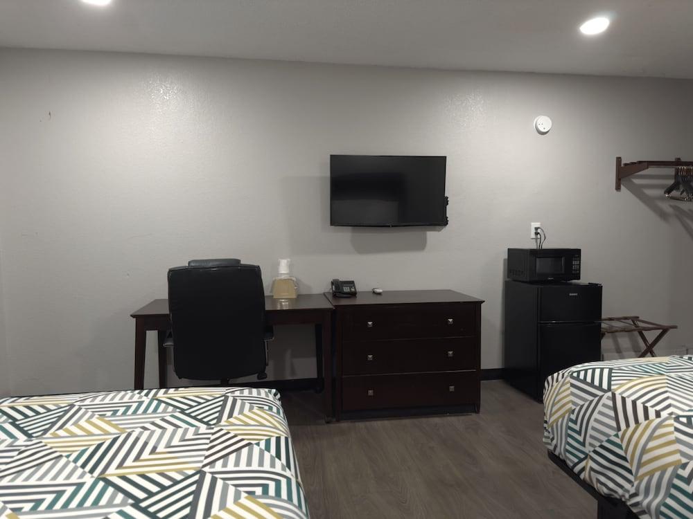 Relax Inn photo 10